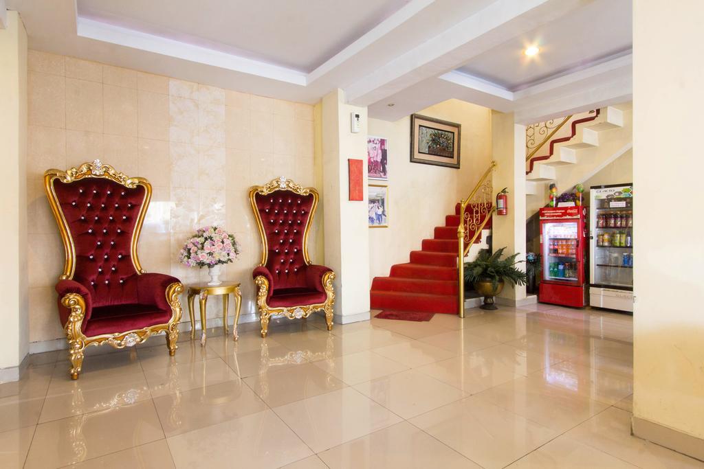 Wijaya Imperial Hotel Baturetno Exteriör bild